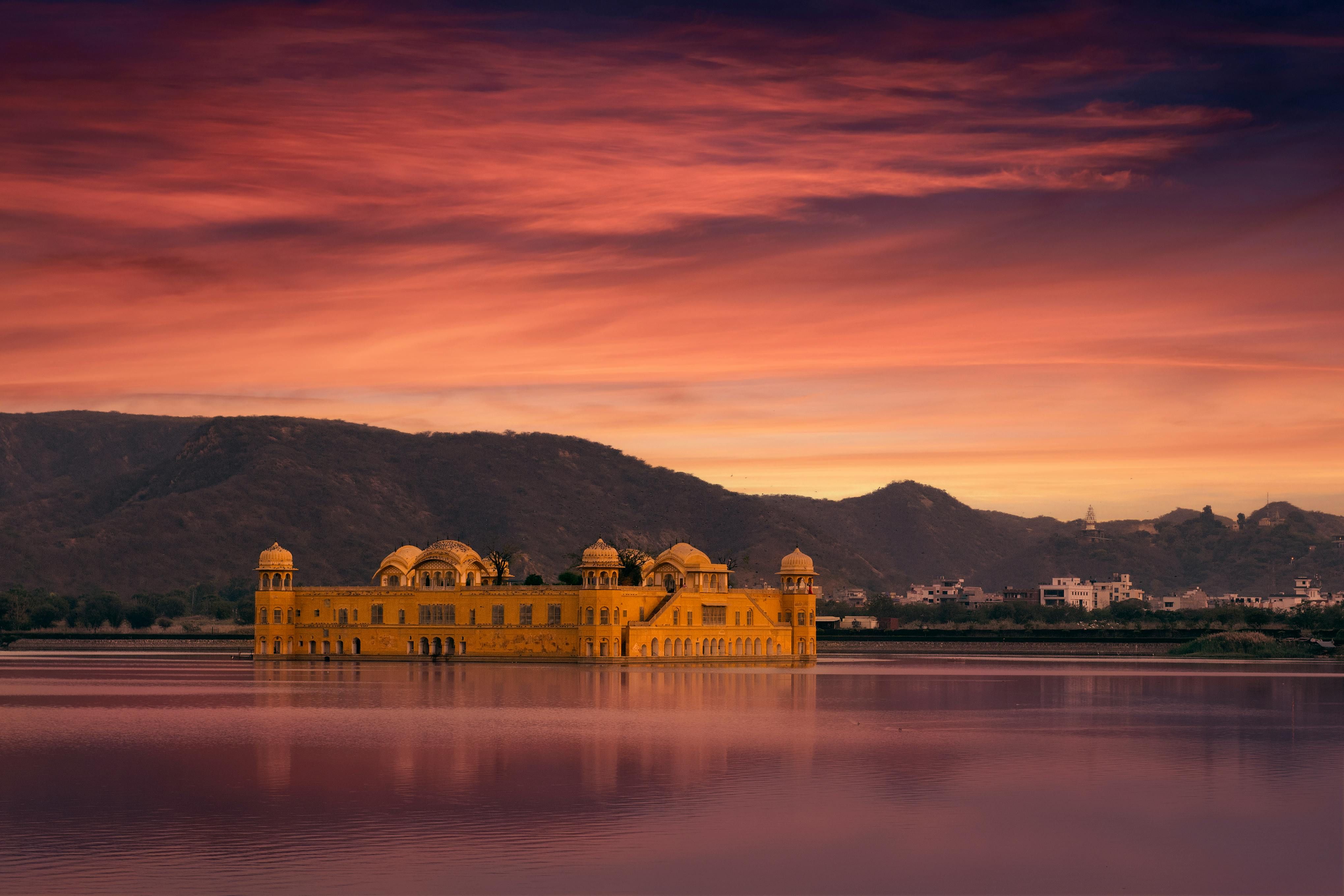 Discover the royal beauty of Udaipur, where magnificent palaces, serene lakes, heritage architecture, and vibrant Rajasthani culture create an unforgettable travel experience.